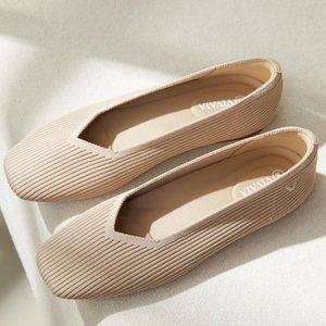 Vivaia Square-Toe V-Cut Women's Flats  Margot 2.0 Almond NEW Size 39 siz…